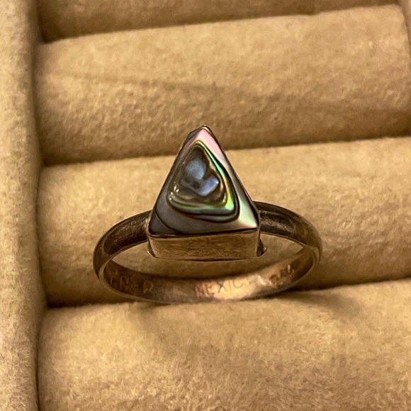 Mexico Sterling Silver Triangular Abalone Shell Ring - Picture 2 of 5